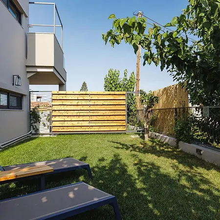 Iron - Idaia & Rea Villa *